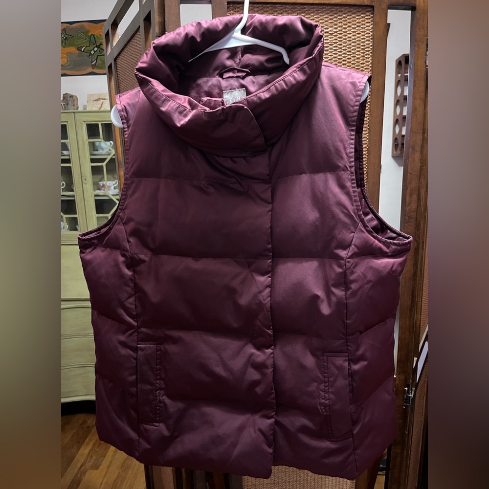 Super cute JJill puffer vest